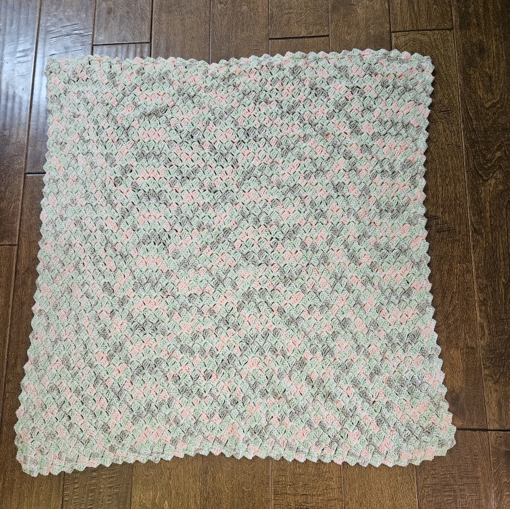 💝💝5/$25💝💝Handmade Crochet Baby Blanket in Pink Gray And Mint